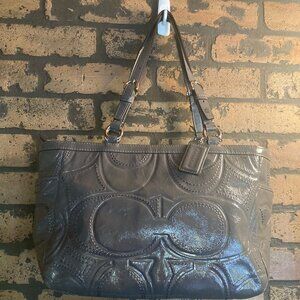 Coach F18326 Metallic Grey Patent Leather Zip closure Gallery Tote Shoulder Bag